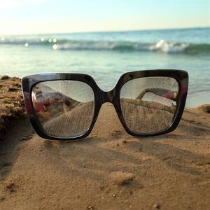 GUCCI Black Sunglasses